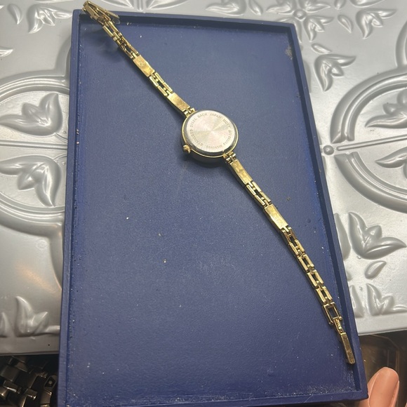 Vintage‎ Gold Women\'s Watch with Crystal Details